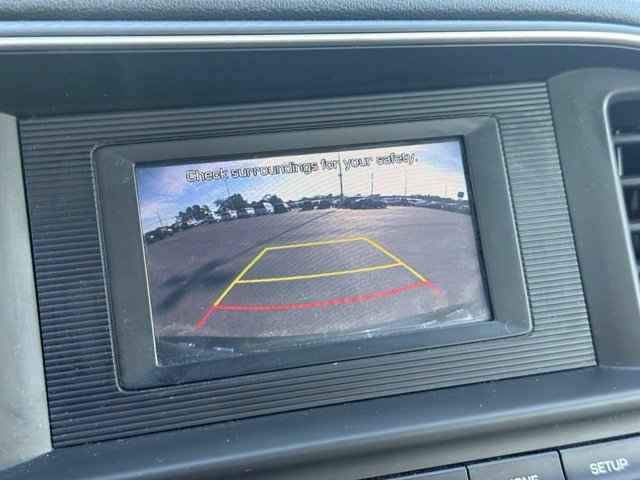 Used 2019 Black Hyundai SE image 4
