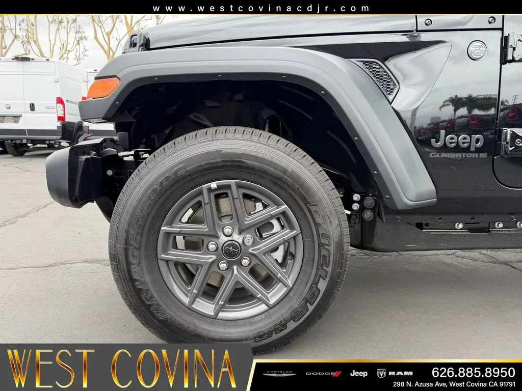 2026 Jeep Gladiator Sport Auto's photo