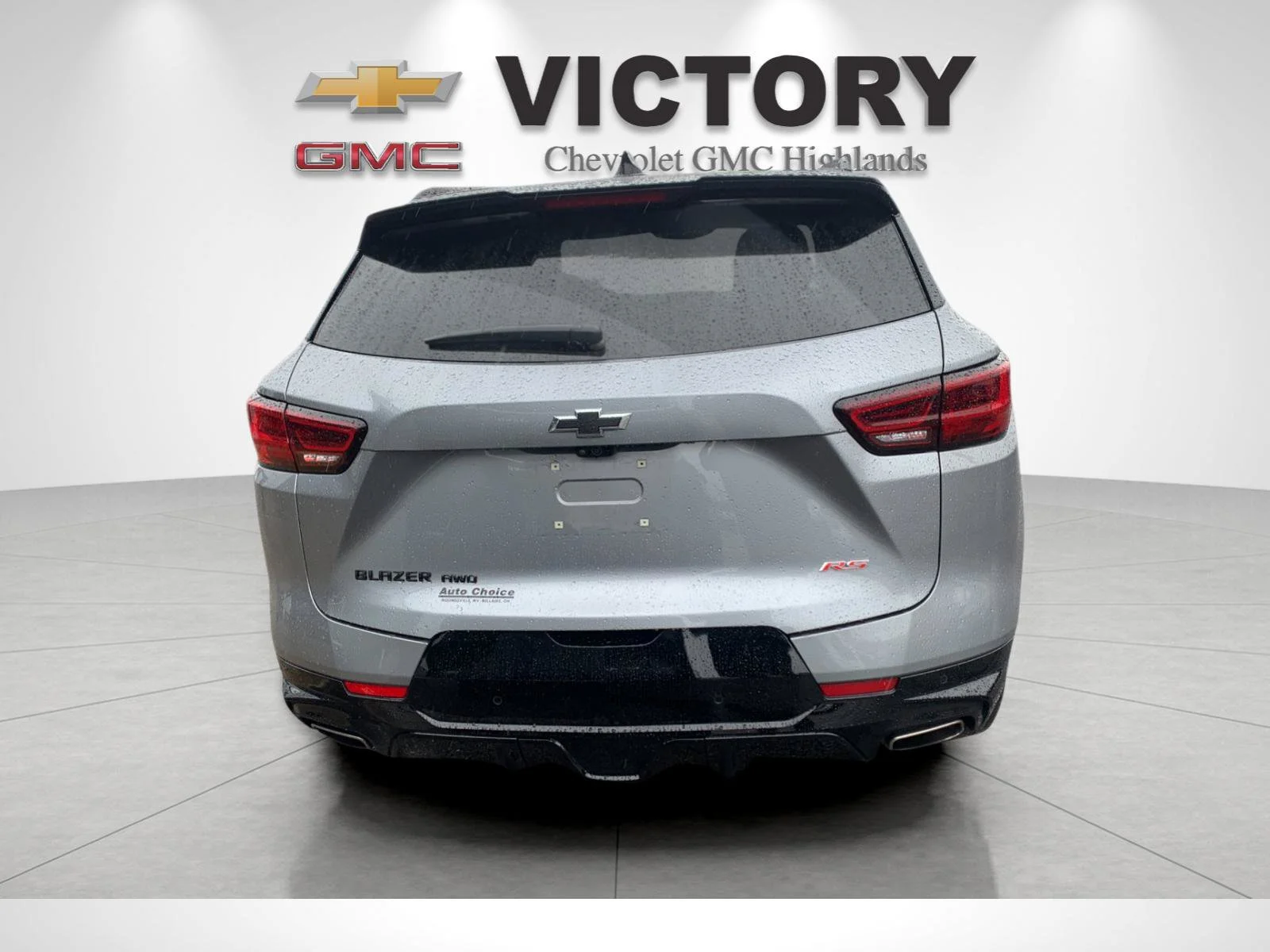Used 2025 Sterling Gray Metallic Chevrolet RS image 4