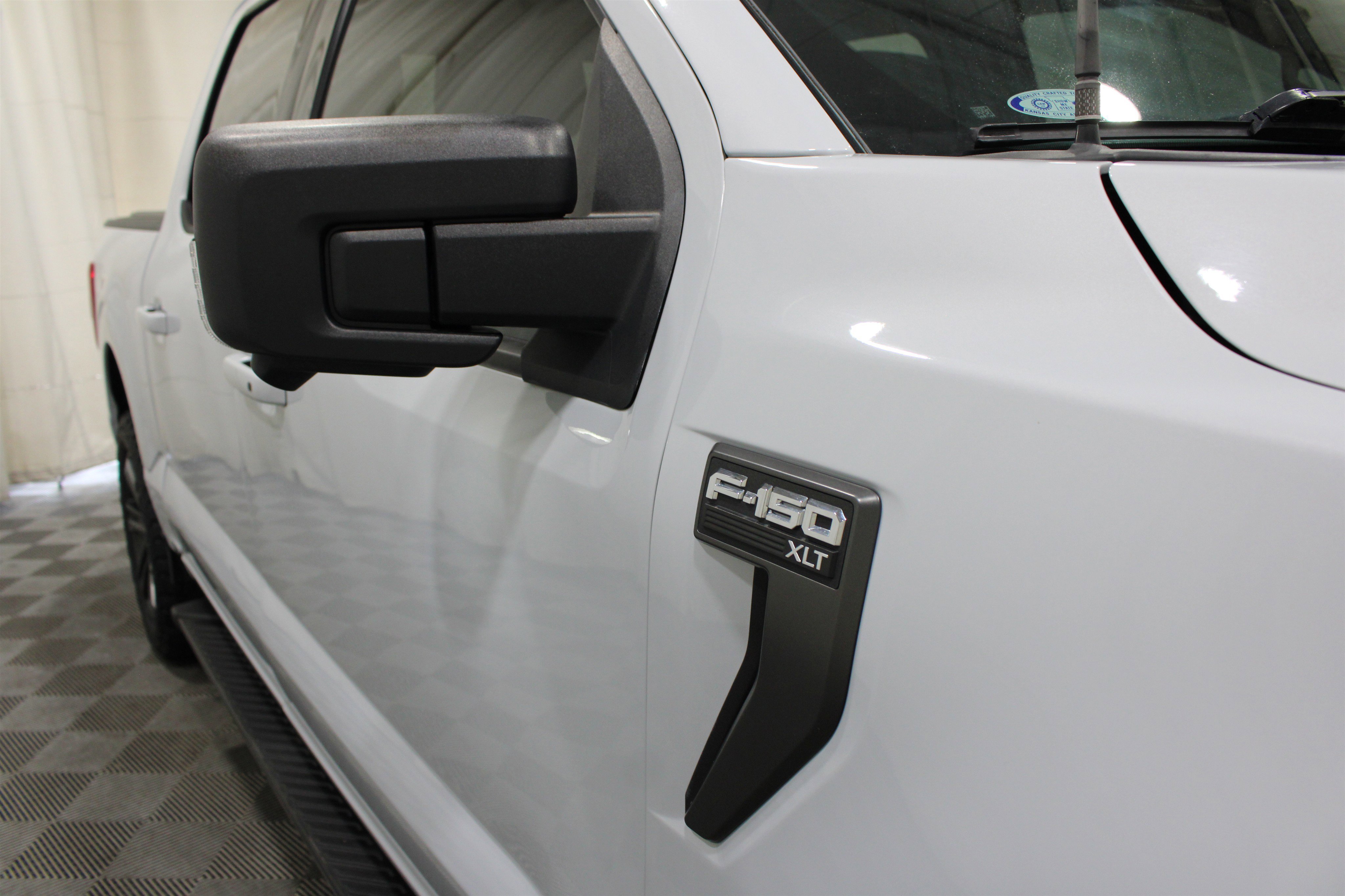 Used 2021 Space White Metallic Ford XLT image 28