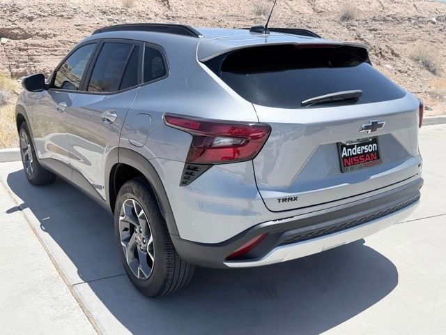 2025 Chevrolet Trax LT - Photo 6