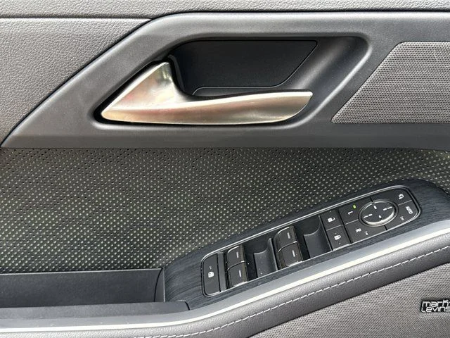 Used 2025 White Lexus 550 Overtrail+ image 18