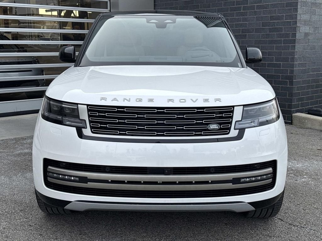 New 2026 Icy White Land Rover SE image 2