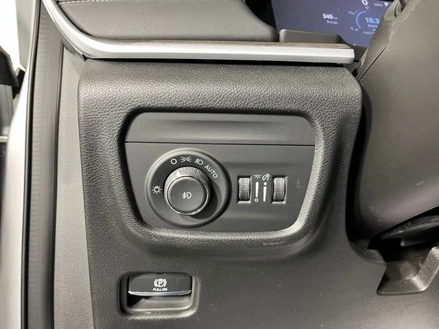 Used 2026 Silver Jeep Limited image 19