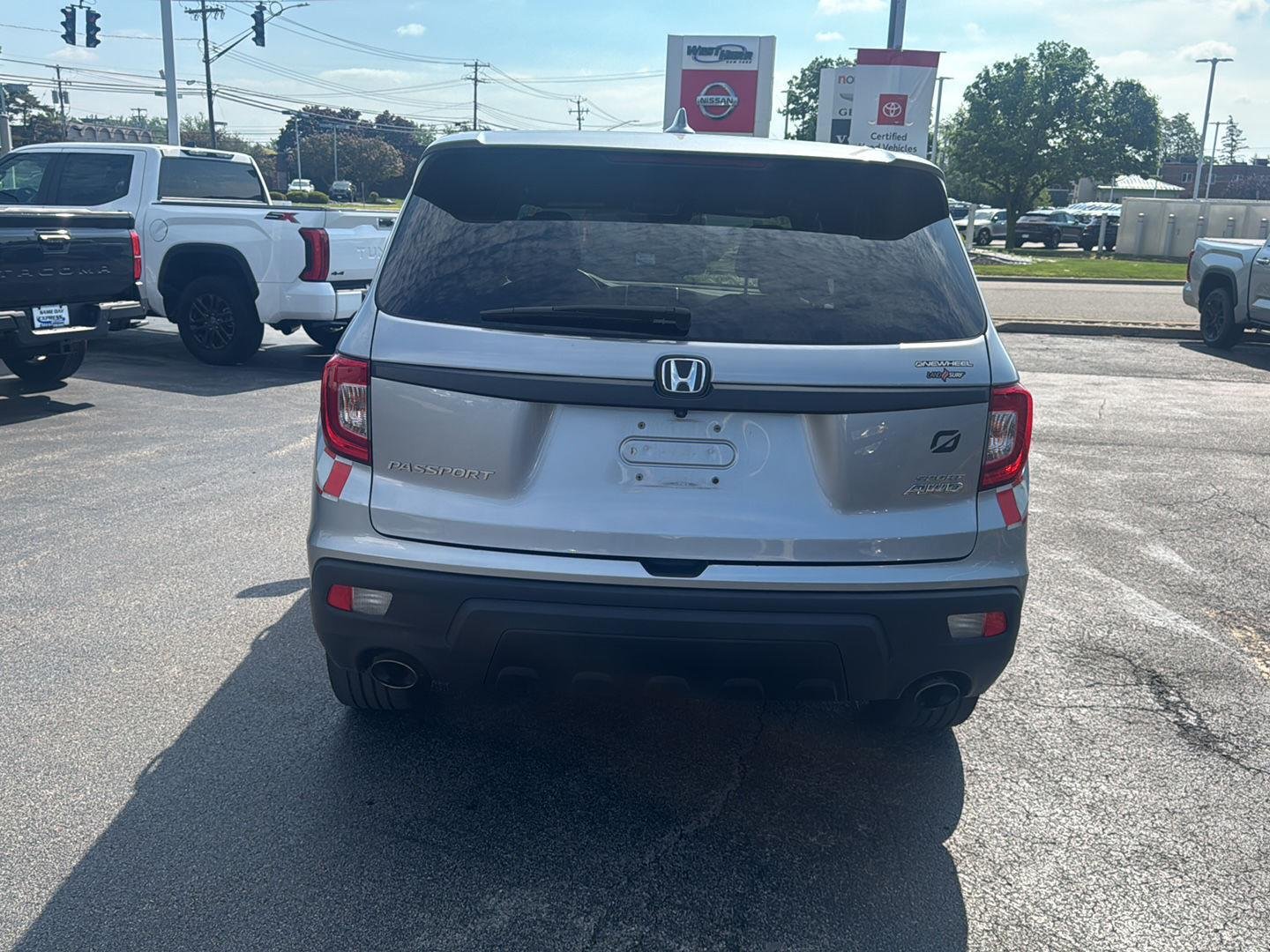 Used 2019 Lunar Silver Metallic Honda Sport image 5