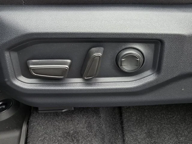 2026 Toyota Tundra SR5 - Photo 26