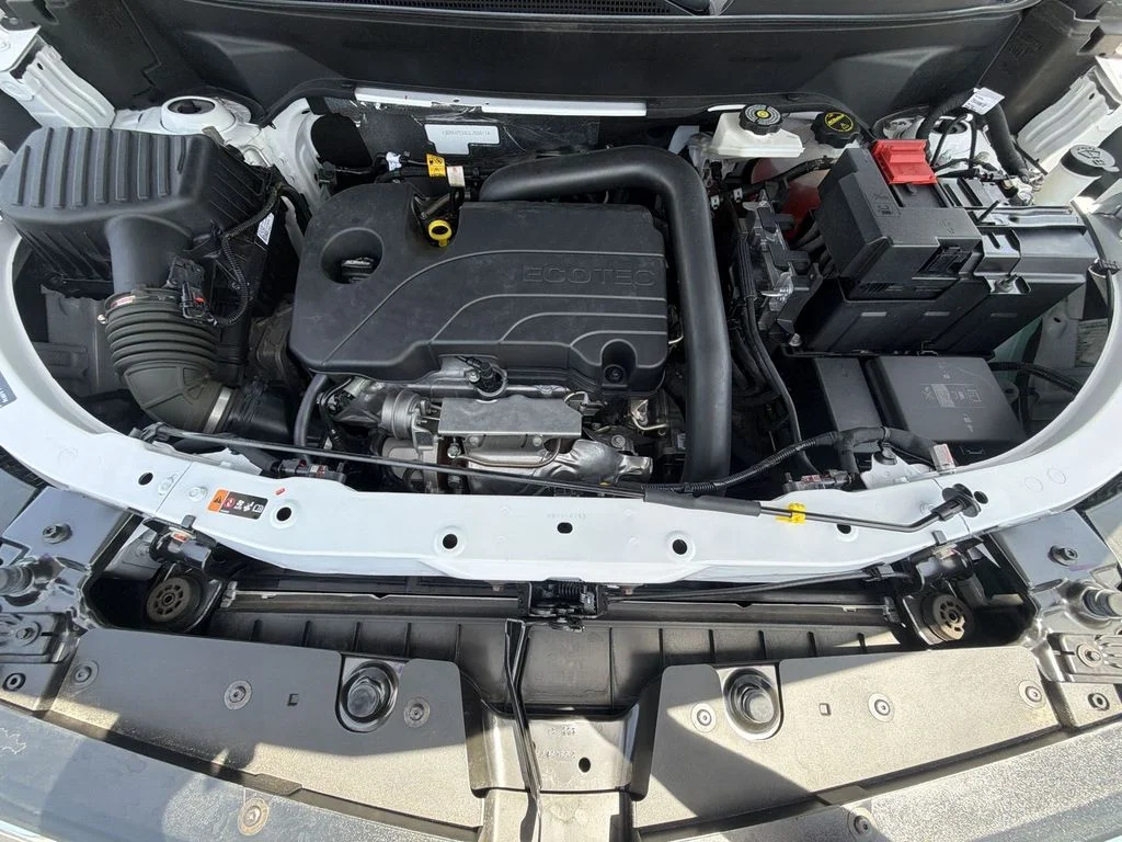 Used 2025 White Chevrolet LT image 37