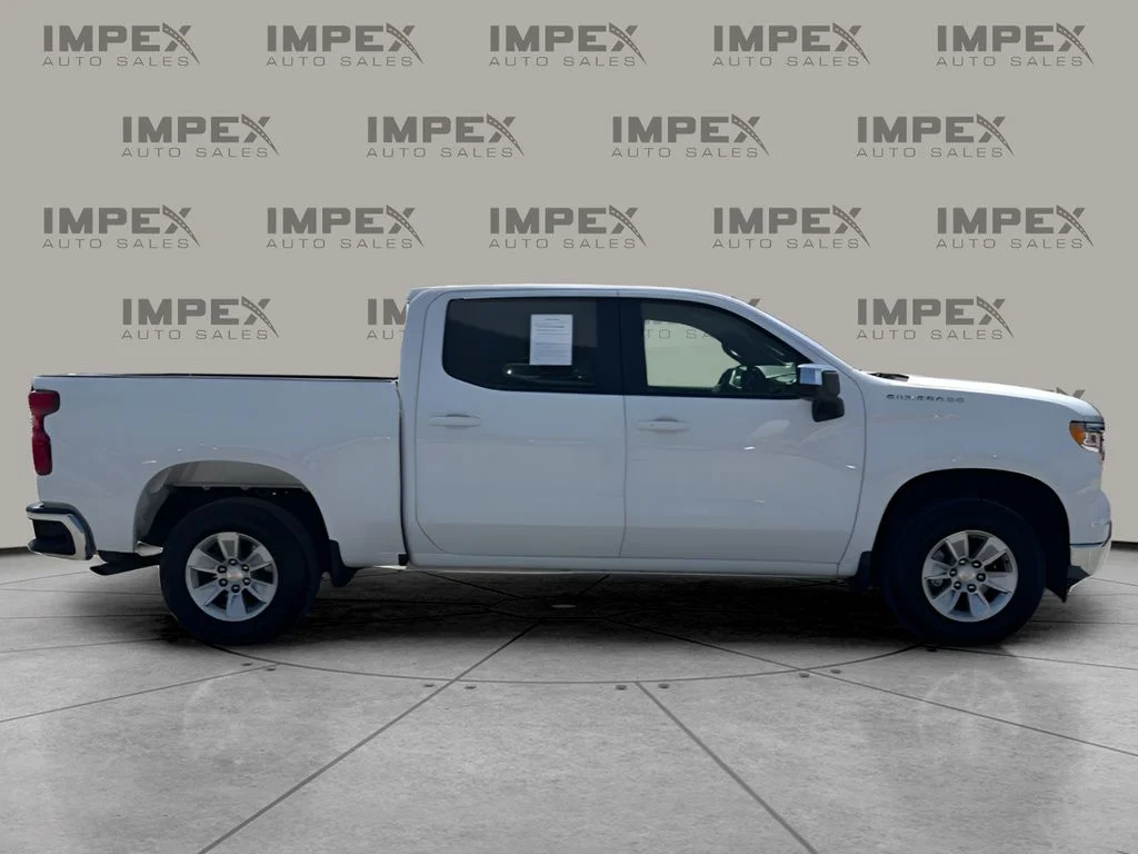Used 2025 White Chevrolet LT image 6