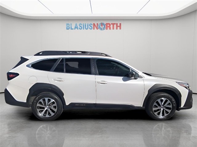 2023 Subaru Outback Premium photo 4