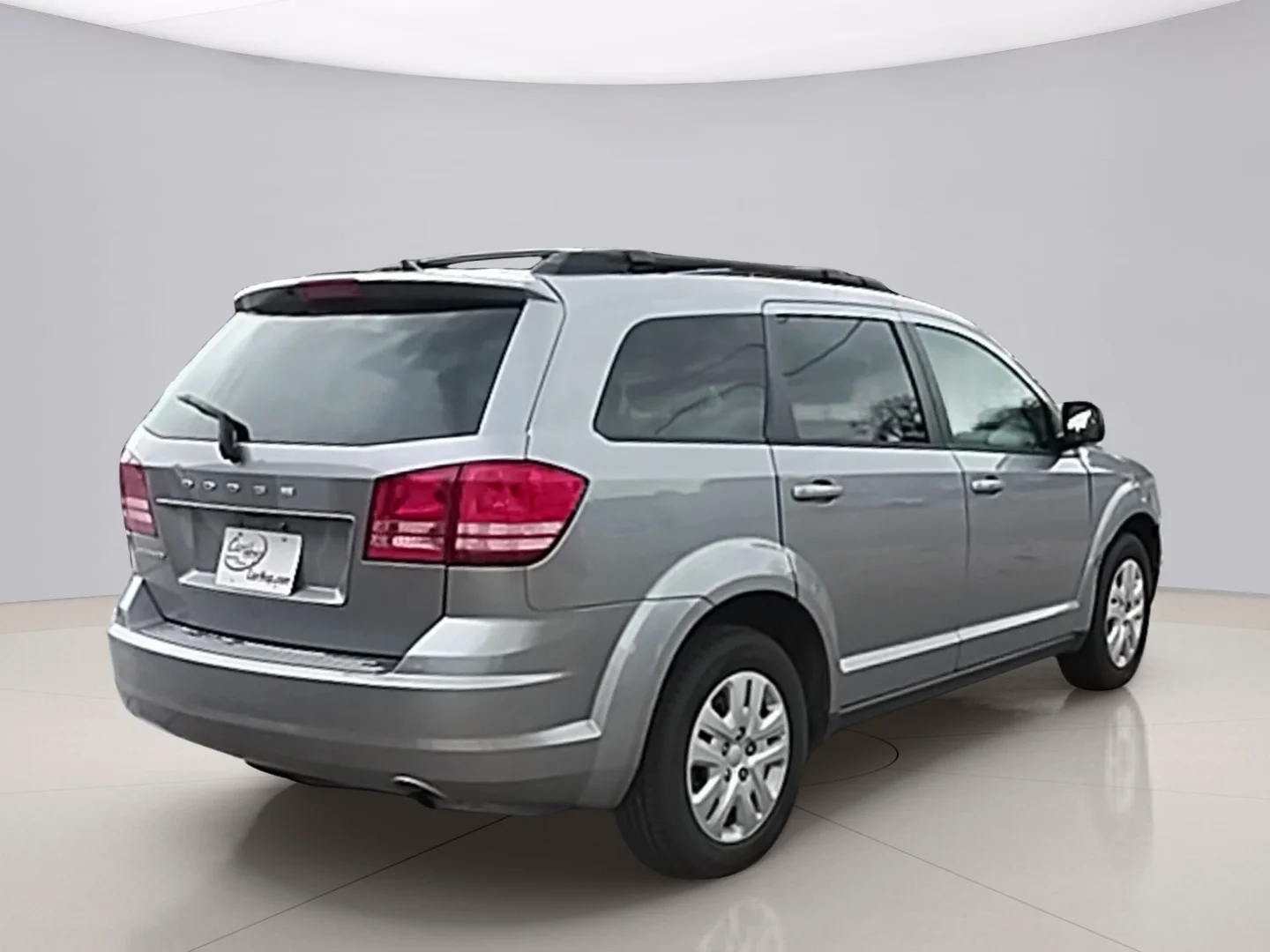 Used 2018 Silver Dodge SE image 5