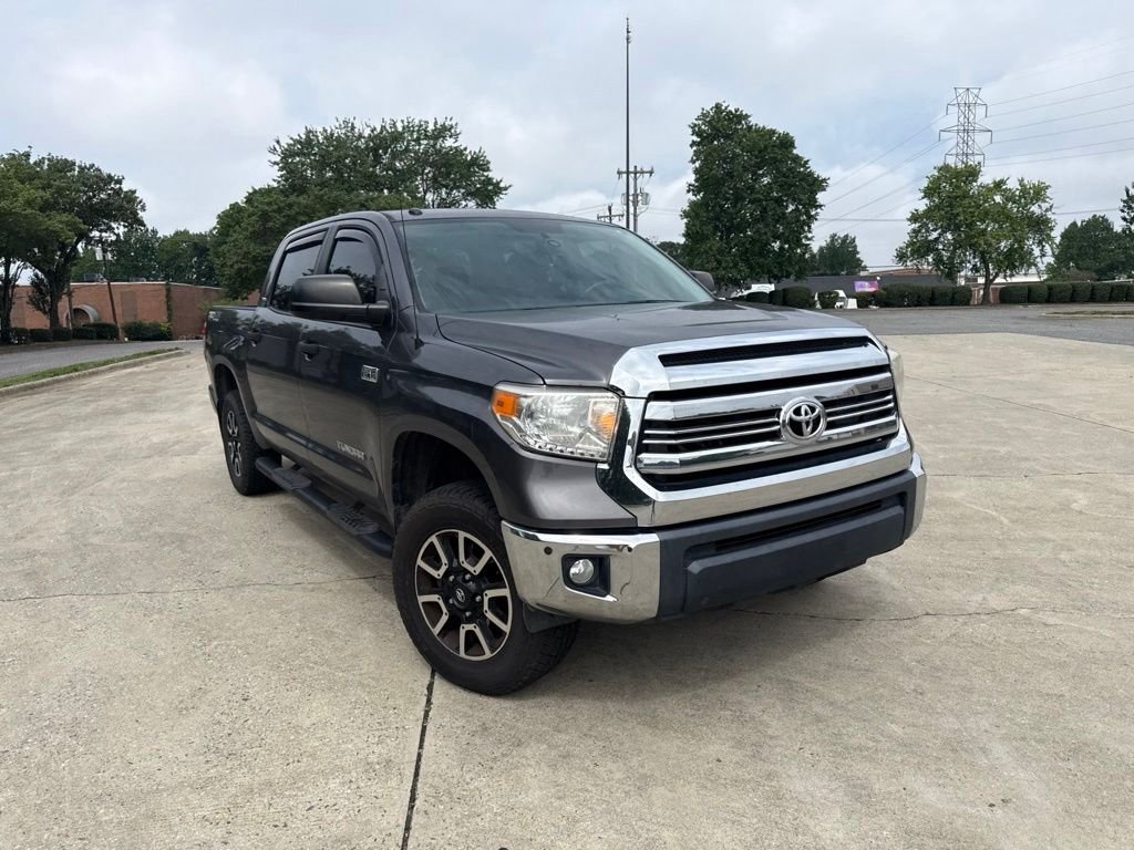 Used 2017 Gray Toyota SR5 image 4
