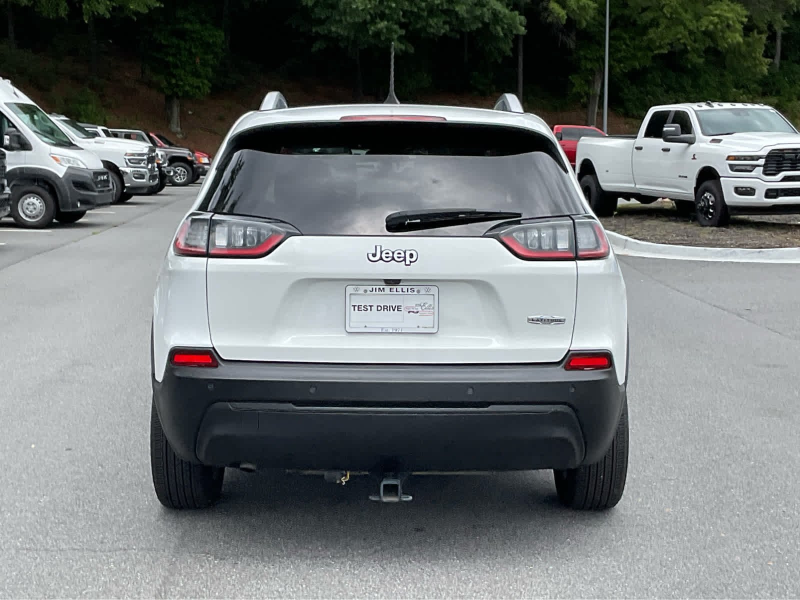 Used 2019 Bright White Clearcoat Jeep Latitude image 6