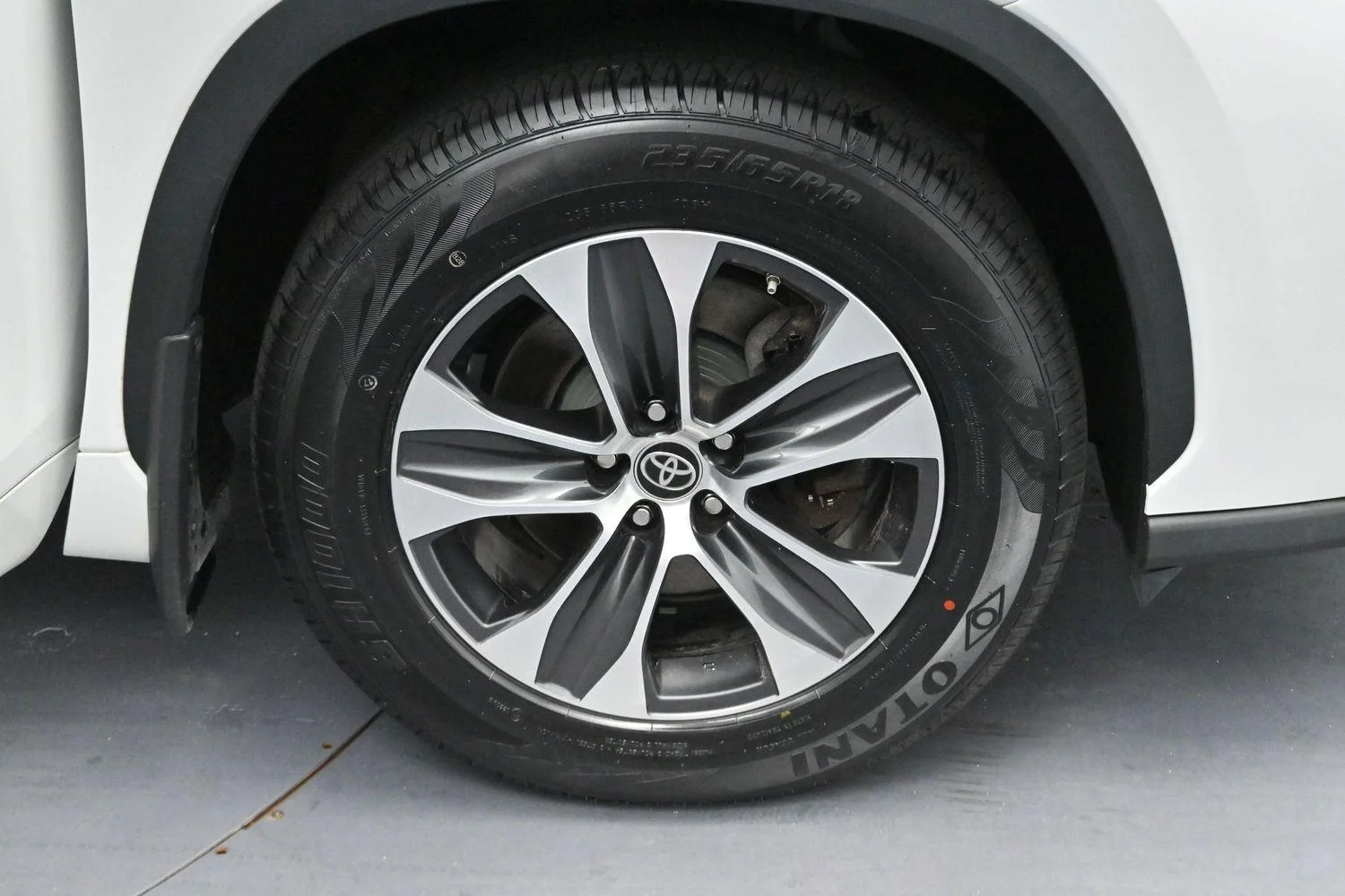 Used 2022 Wind Chill Pearl Toyota XLE image 38