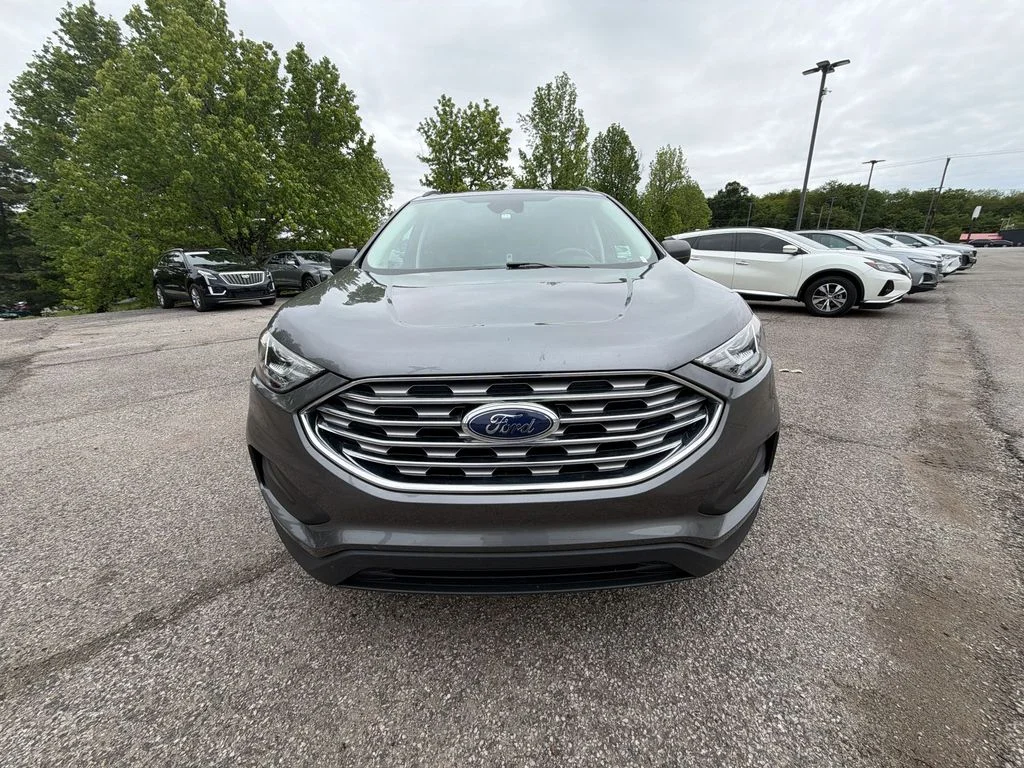 Used 2022 Gray Ford SE image 25