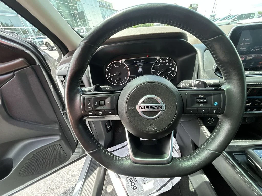 Used 2021 Silver Nissan SL image 20