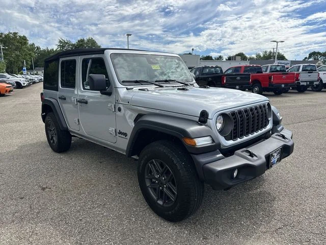 Used 2024 Silver Jeep Sport S image 11