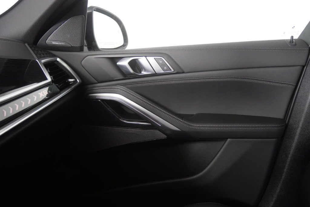 New 2027 Brooklyn Grey Metallic BMW xDrive40i image 24