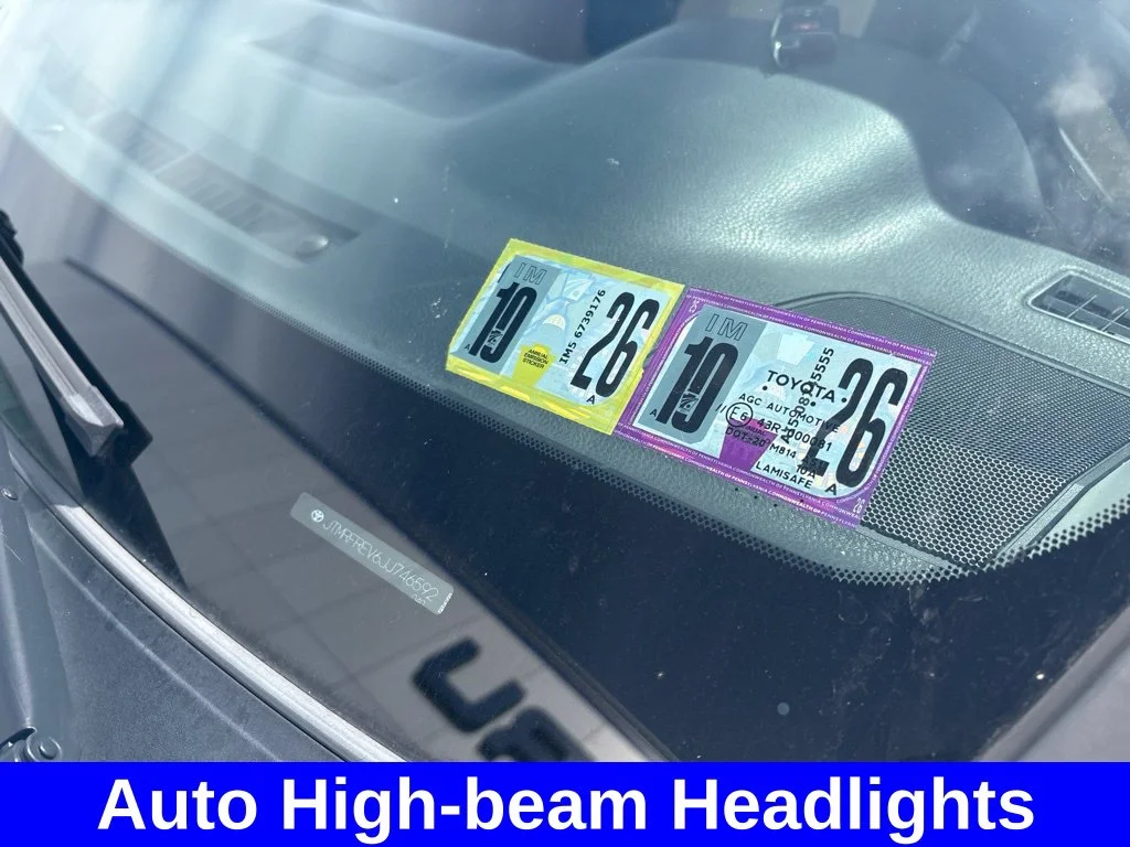 Used 2018 White Toyota XLE image 11