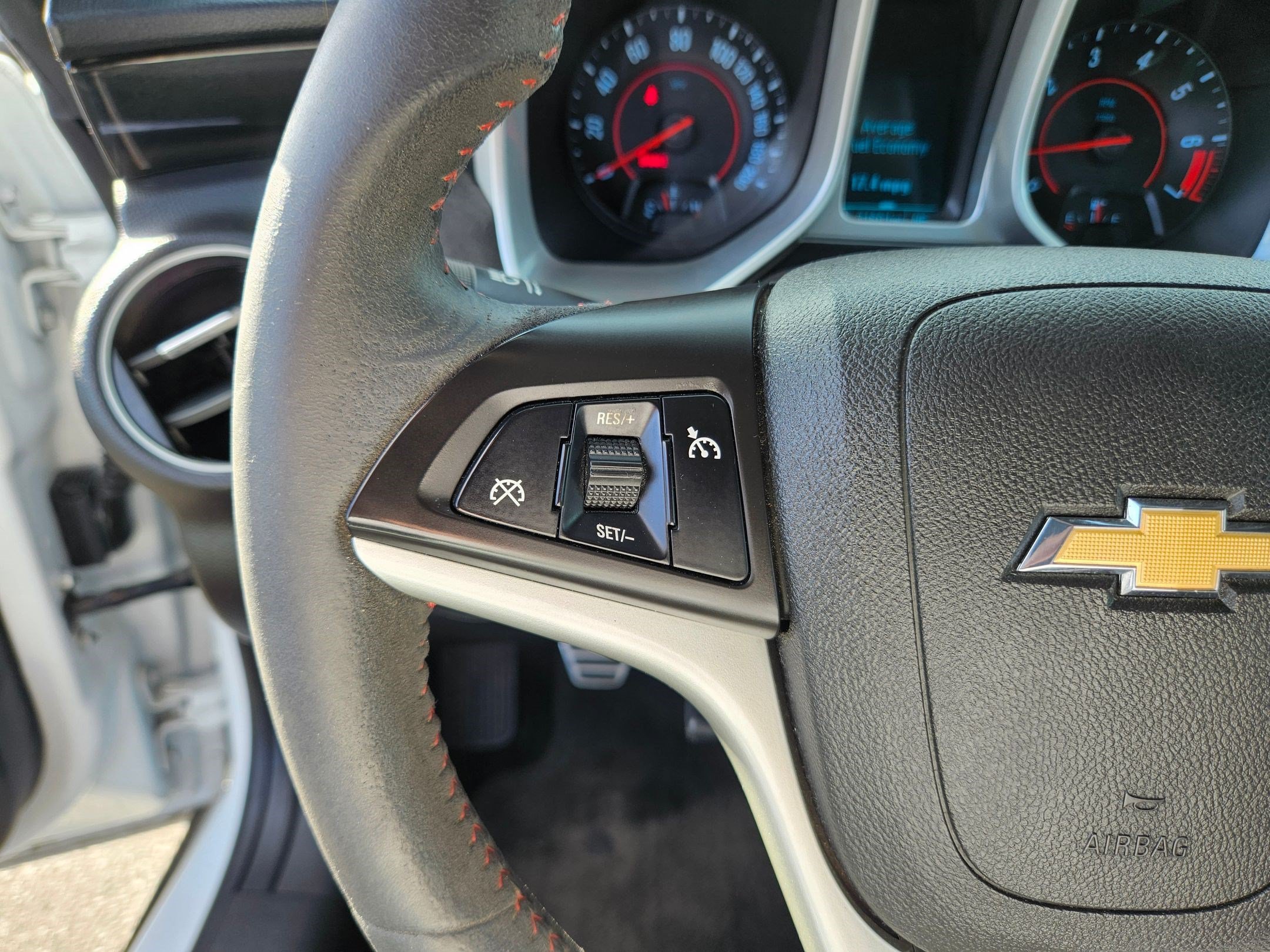 Used 2013 Summit White Chevrolet ZL1 image 17