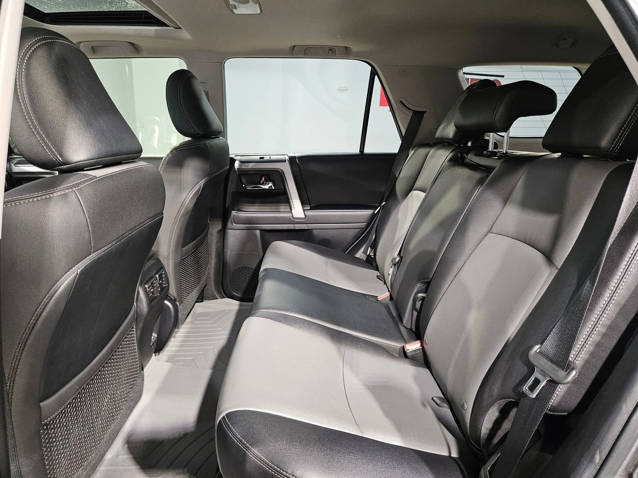 Used 2023 Magnetic Gray Metallic Toyota SR5 Premium image 37