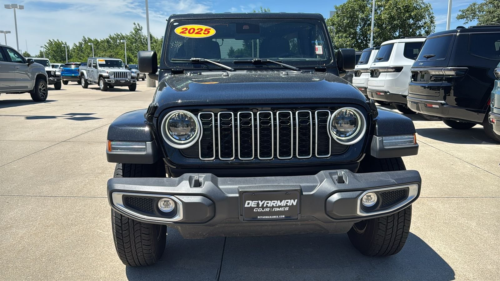 Used 2025 Black Jeep Sahara image 4