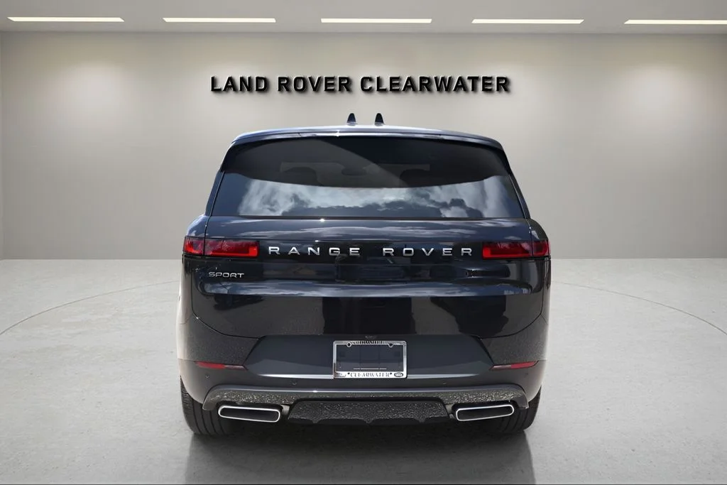 New 2026 Santorini Black Land Rover SE image 4