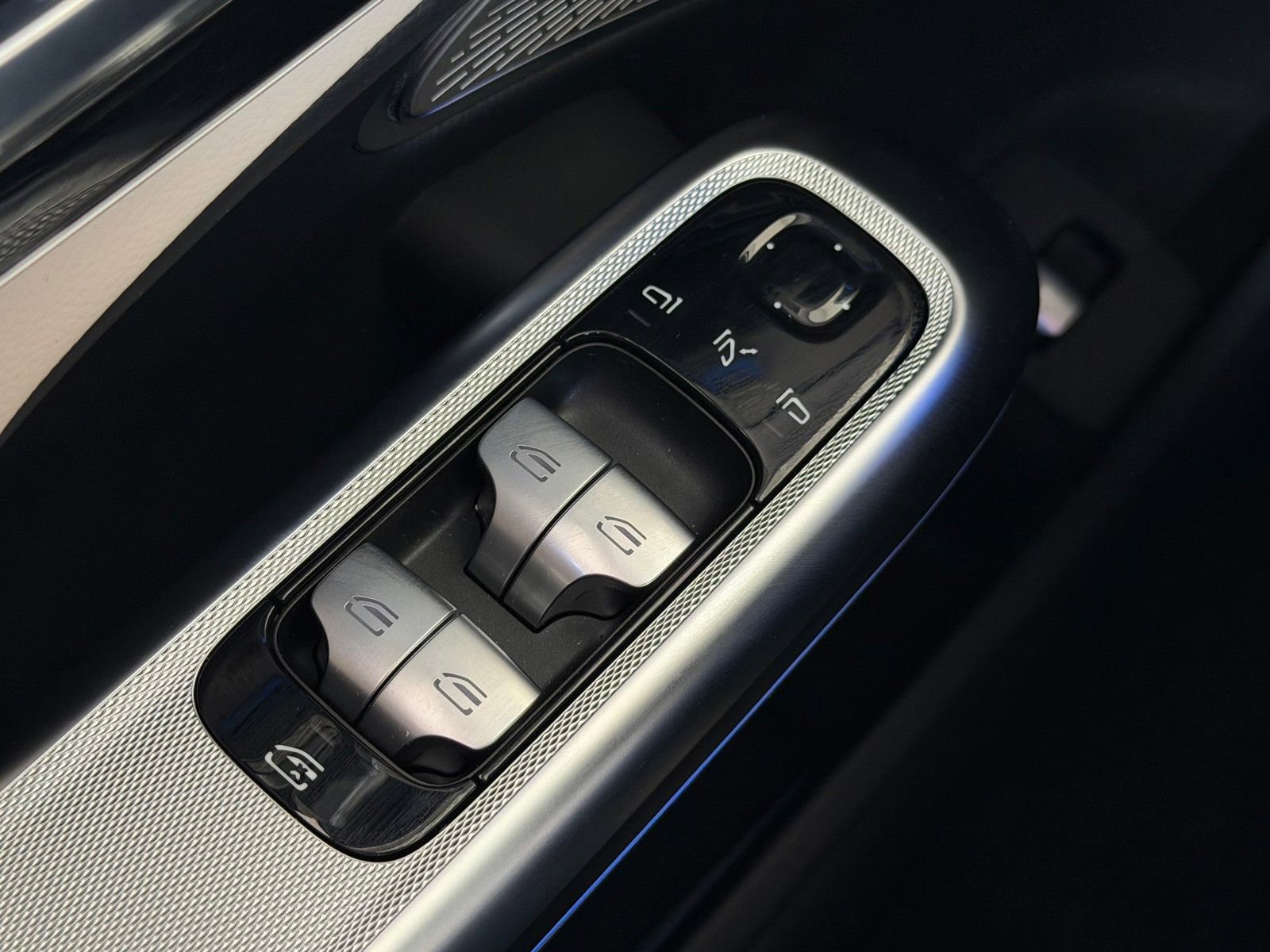 New 2026 Graphite Grey Metallic Mercedes-Benz E 450 image 42