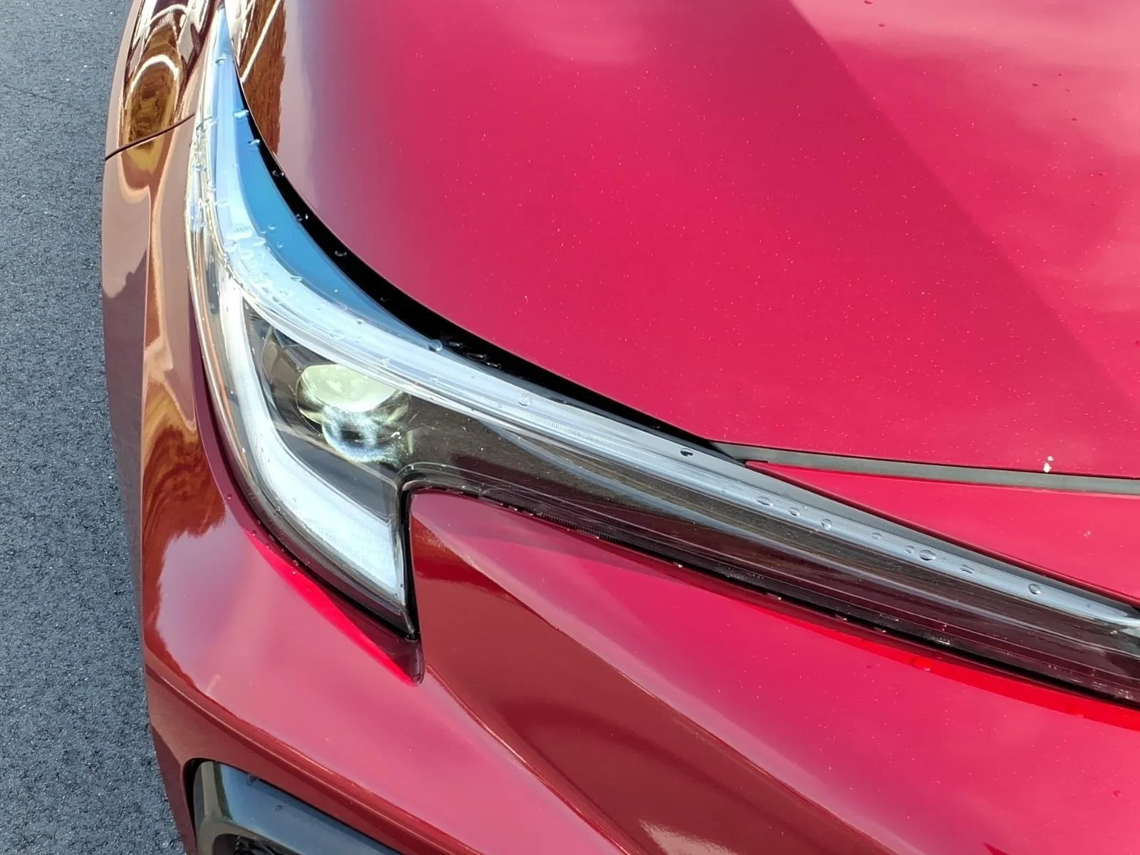Used 2025 Ruby Flare Pearl Toyota SE image 13