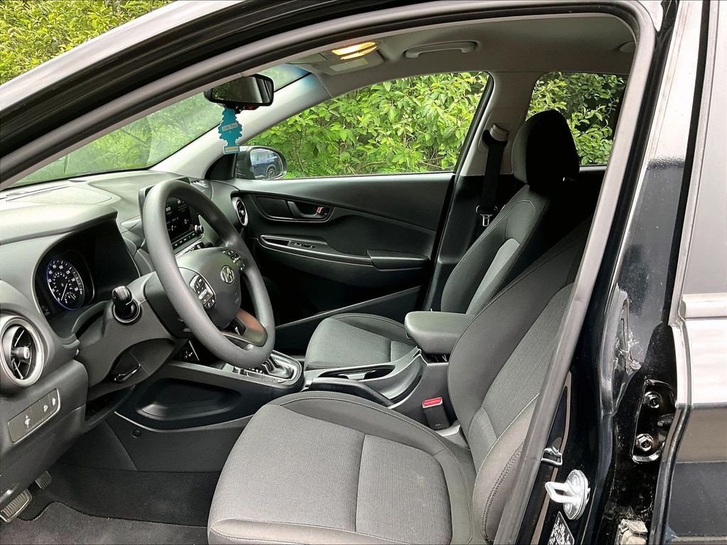 Used 2023 Black Hyundai SEL image 5