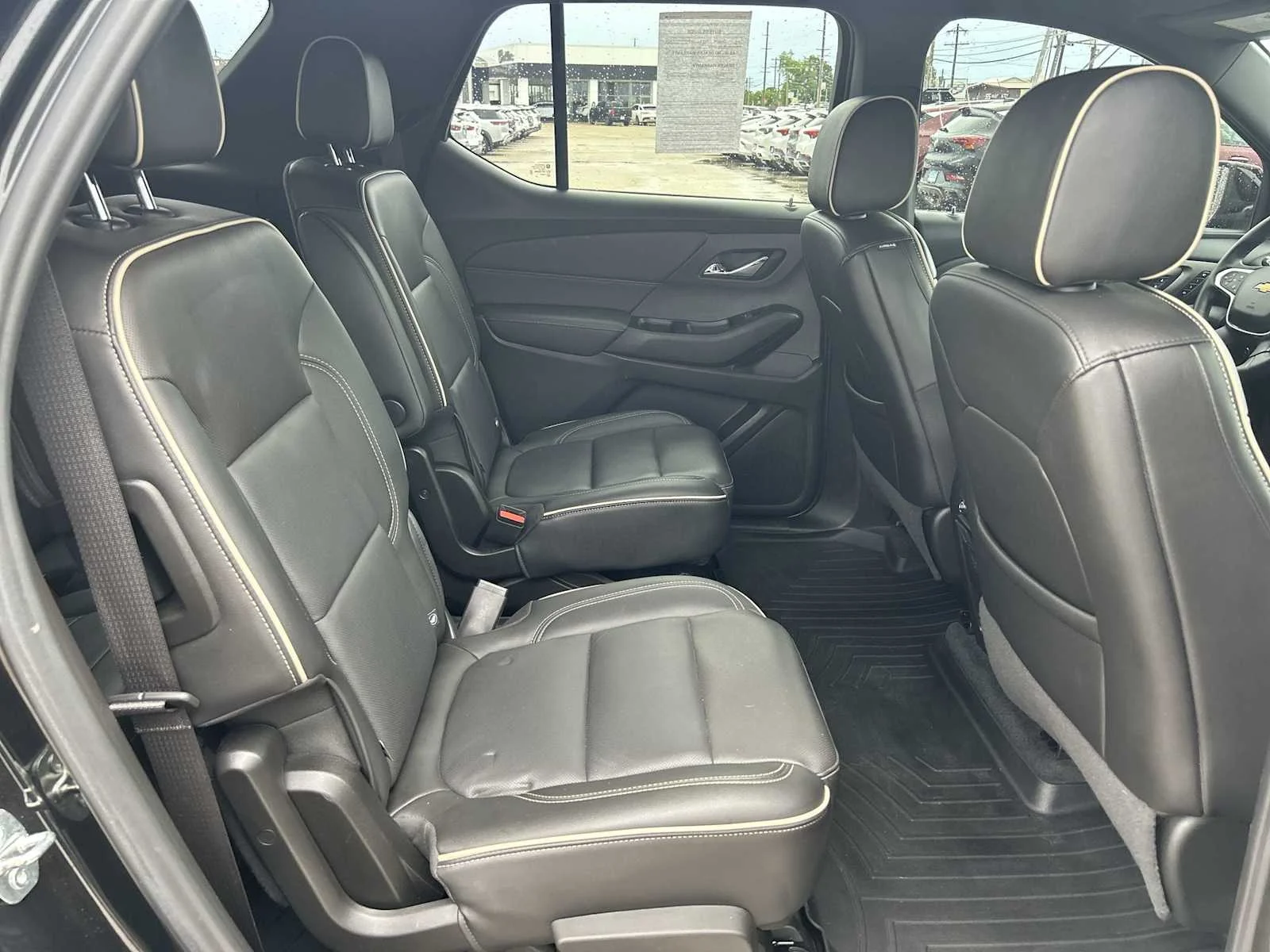 Used 2023 Mosaic Black Metallic Chevrolet Premier image 27