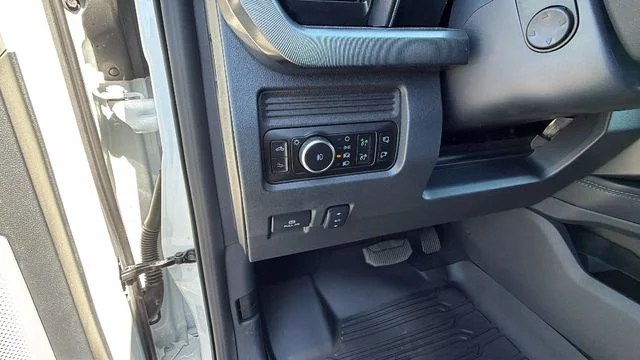 2026 Ford F-450 Super Duty Platinum - Photo 33