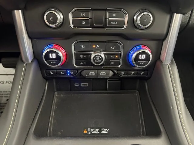 Used 2022 Gray GMC SLT image 17