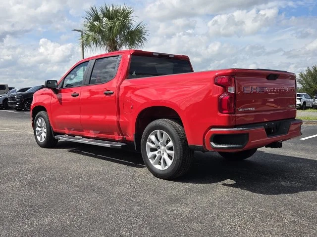Used 2022 Red Chevrolet Custom image 5