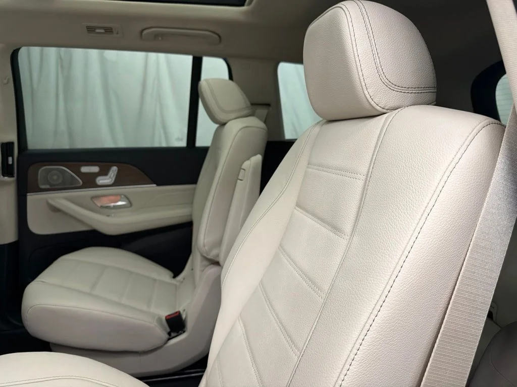 New 2026 White Mercedes-Benz GLS 450 image 18