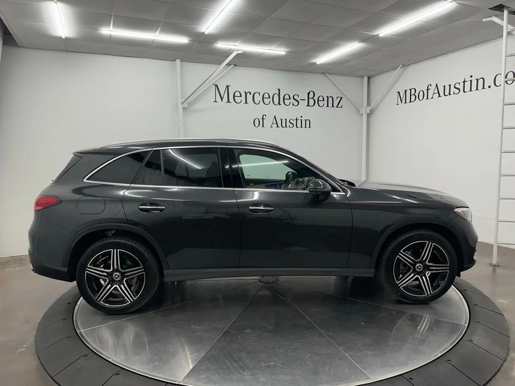New 2027 Gray Mercedes-Benz GLC 300 image 8