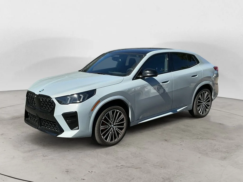 Used 2025 Gray BMW xDrive28i image 3
