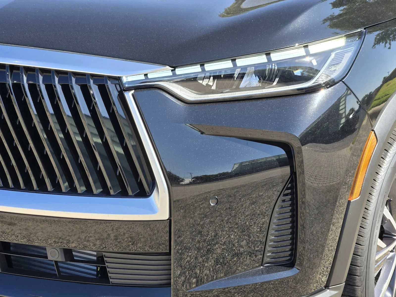 New 2027 MINERAL BLACK INFINITI Luxe AWD image 6
