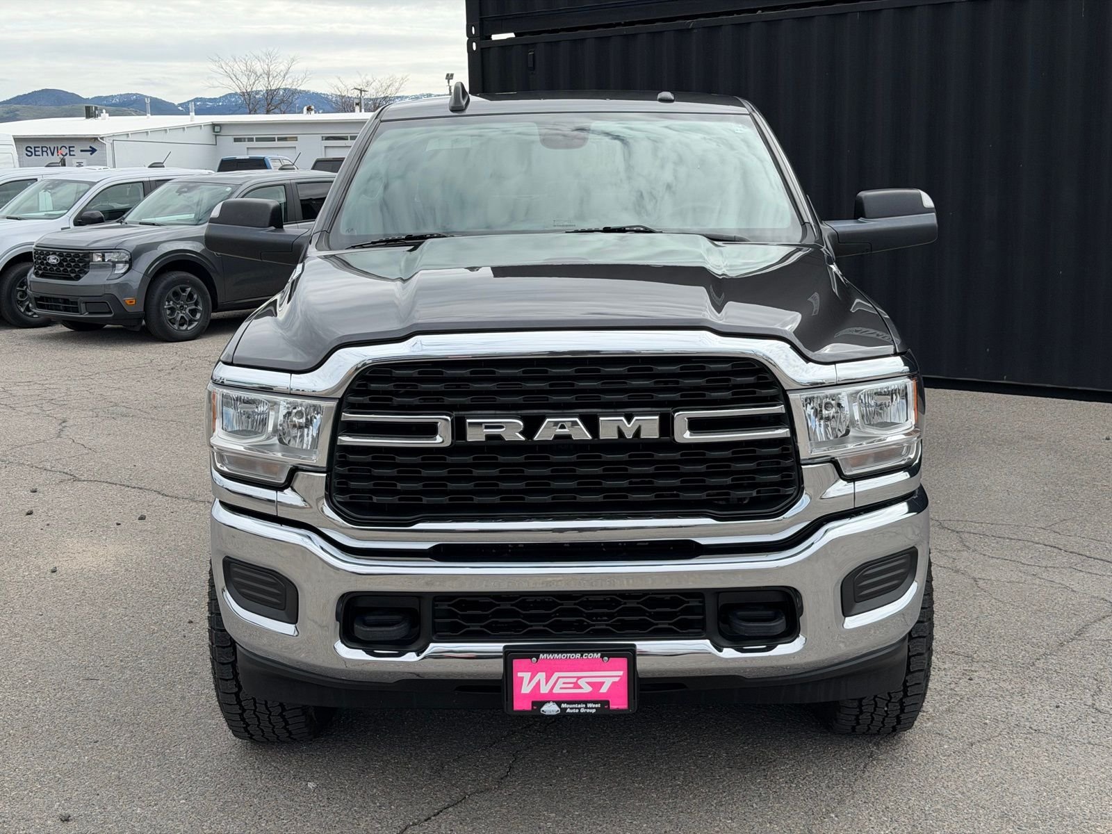 View vehicle photo 3