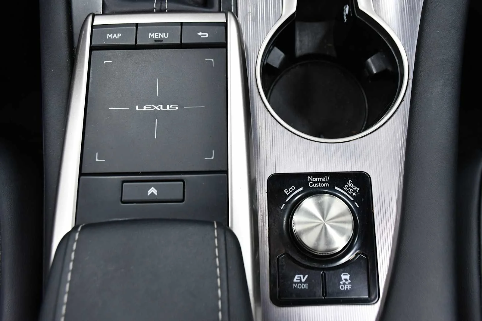 Certified Used 2020 MATADOR RED MICA Lexus F SPORT Performance image 23