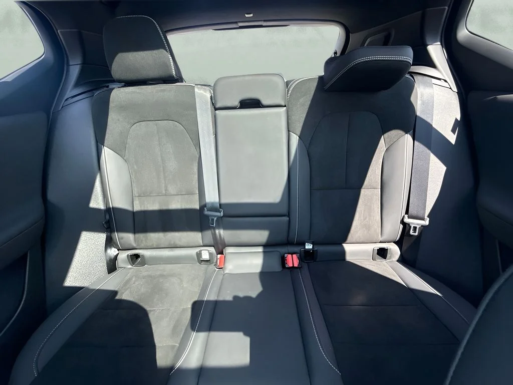 Used 2023 White Volvo Twin Plus image 11