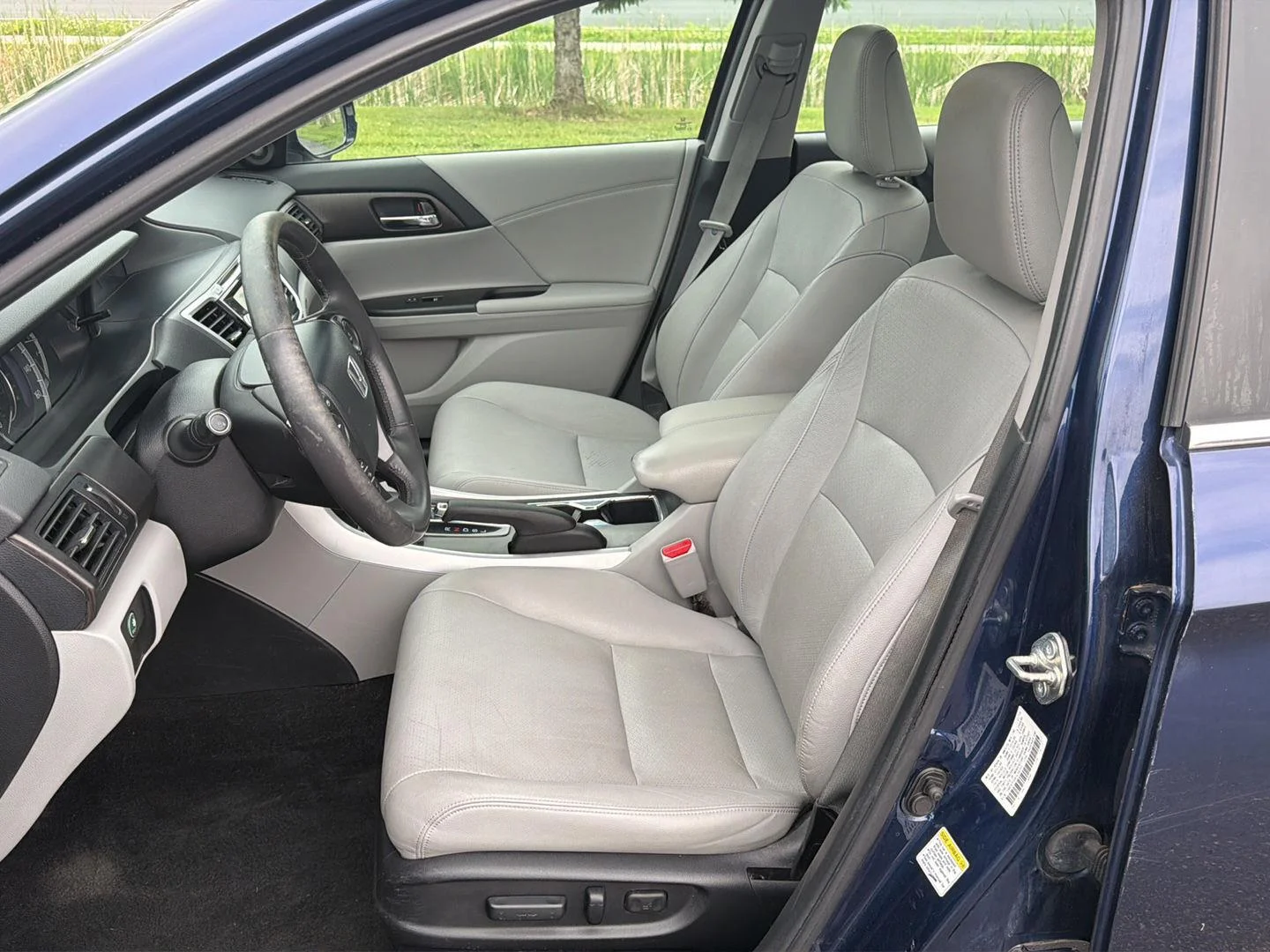Used 2014 Obsidian Blue Pearl Honda EX-L image 10