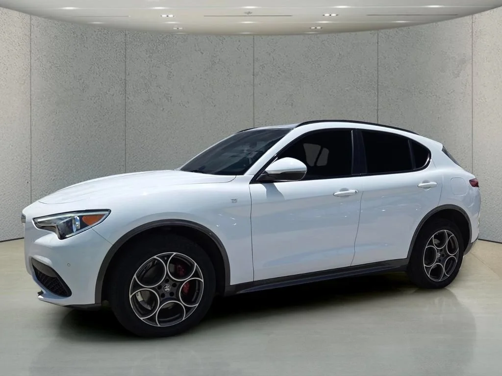 Certified Used 2022 Alfa White Alfa Romeo Ti image 10