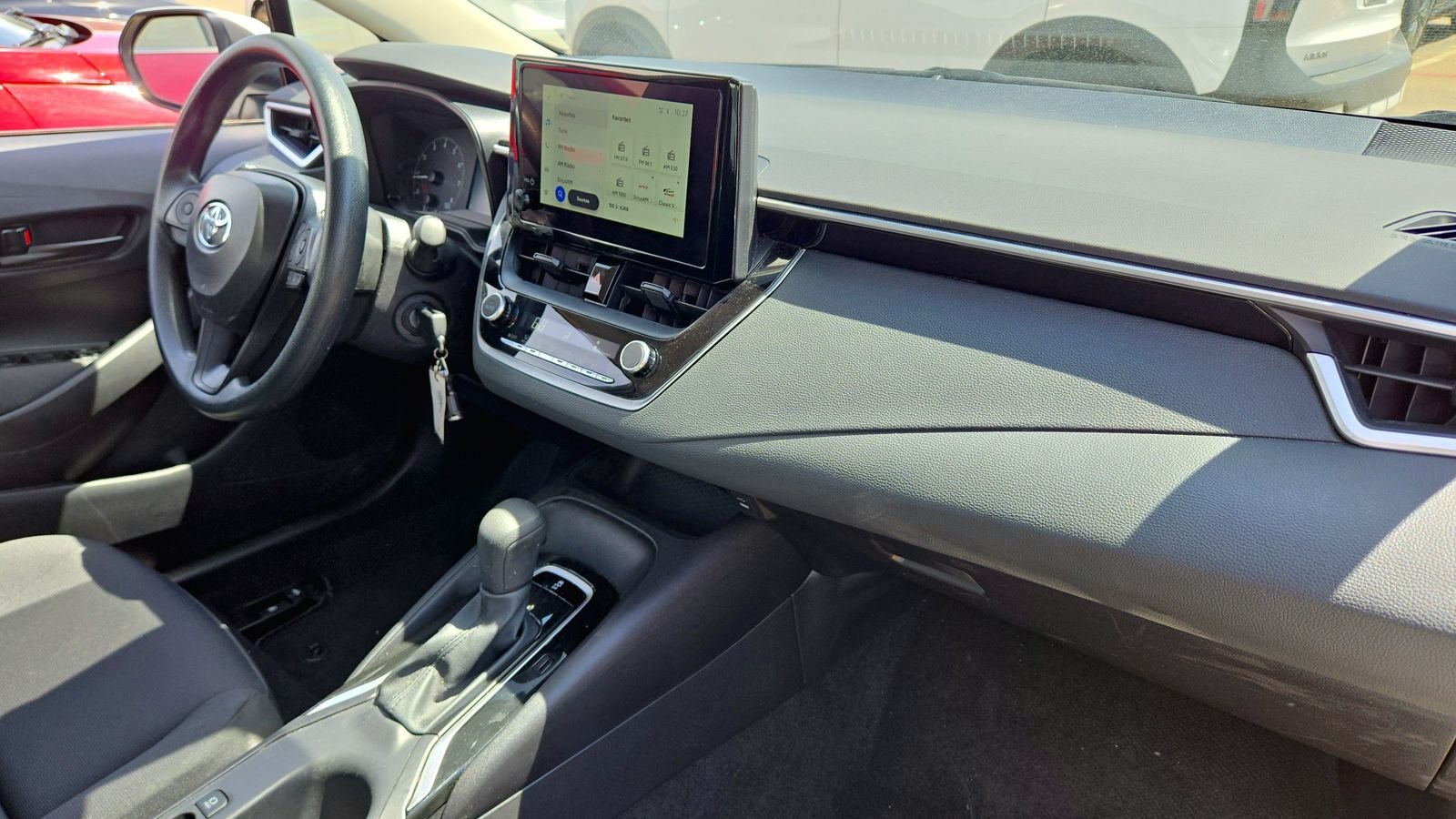 Used 2025 White Toyota LE image 18
