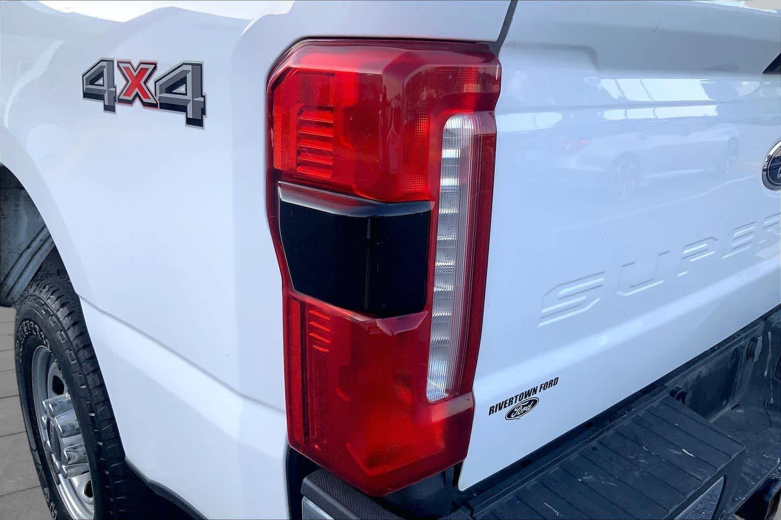 Used 2024 Oxford White Ford XL image 26