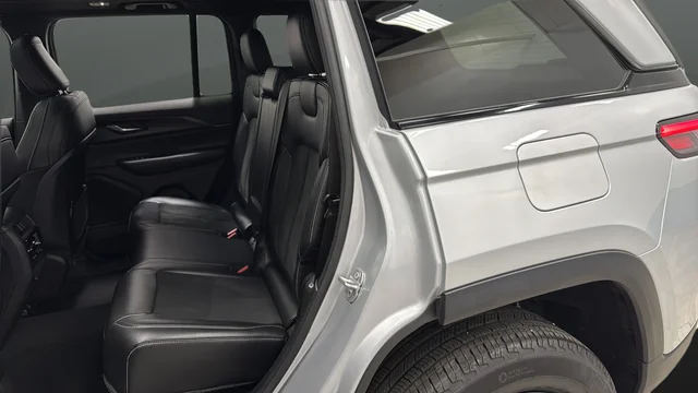 Used 2024 Silver Jeep Altitude X image 23