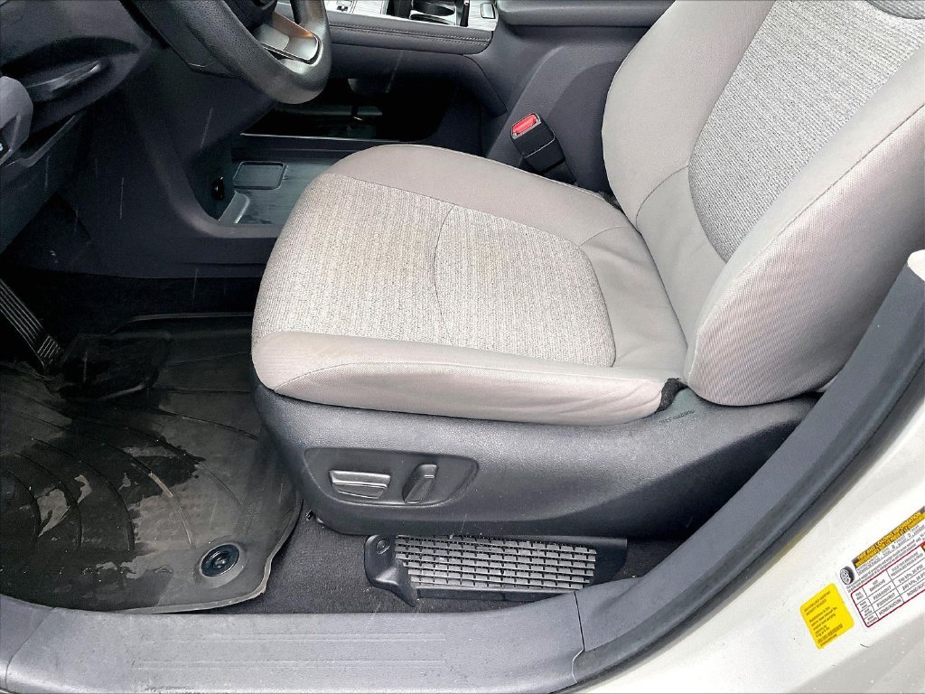 Used 2024 Ice Toyota LE image 35