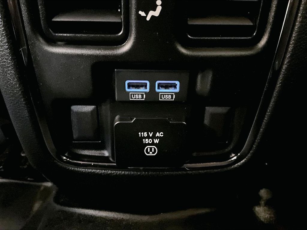 Used 2020 Silver Jeep Limited image 28