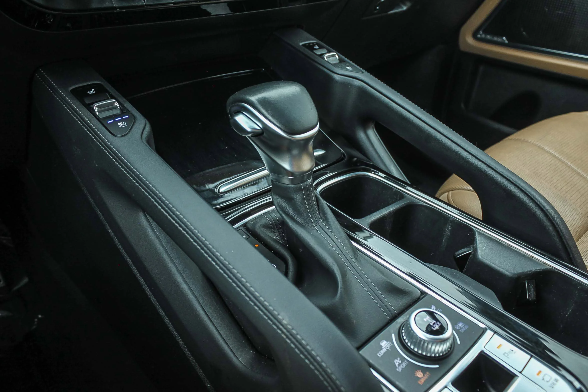 Used 2020 Ebony Black Kia SX image 26