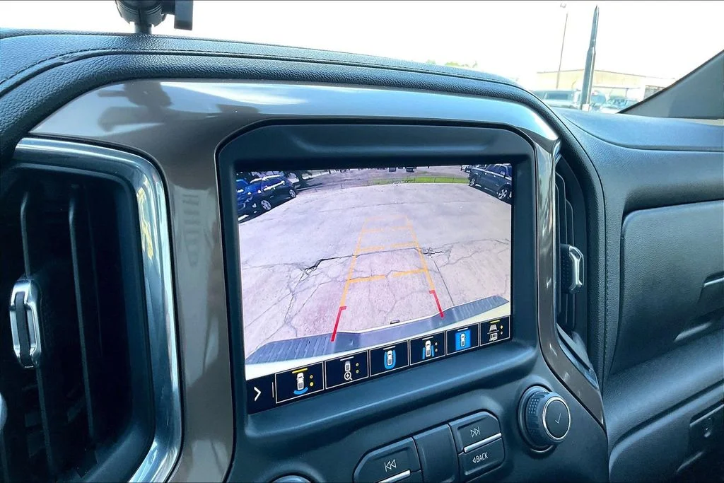 Used 2023 White Chevrolet High Country image 12