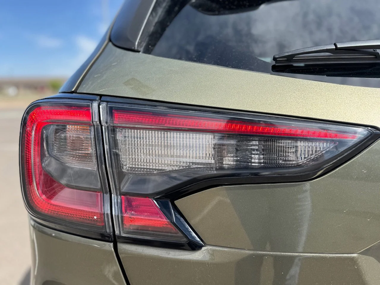 Used 2022 Autumn Green Metallic Subaru Limited image 39